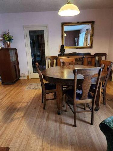 221 Center Avenue Ne, Milk River, AB - Indoor Photo Showing Dining Room