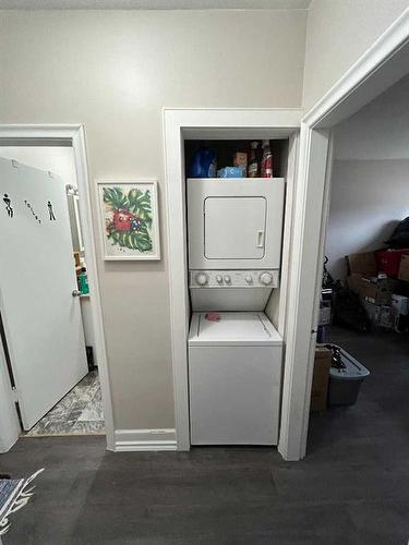 4120-4120 50 Street, Red Deer, AB - Indoor Photo Showing Laundry Room