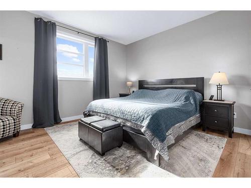 18 Metcalf Way, Lacombe, AB - Indoor Photo Showing Bedroom