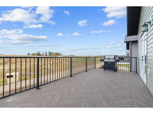 18 Metcalf Way, Lacombe, AB - Outdoor