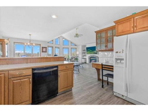 4-27111 Highway 597, Rural Lacombe County, AB - Indoor Photo Showing Kitchen