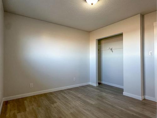 5204 51St Avenue, Alix, AB - Indoor Photo Showing Other Room