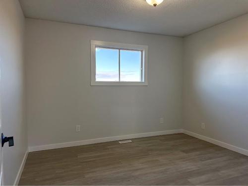 5204 51St Avenue, Alix, AB - Indoor Photo Showing Other Room