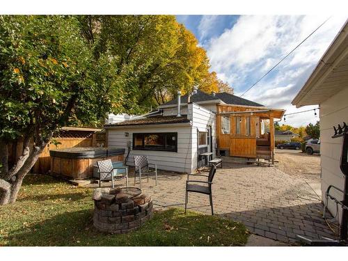 5050 56 Street, Lacombe, AB - Outdoor