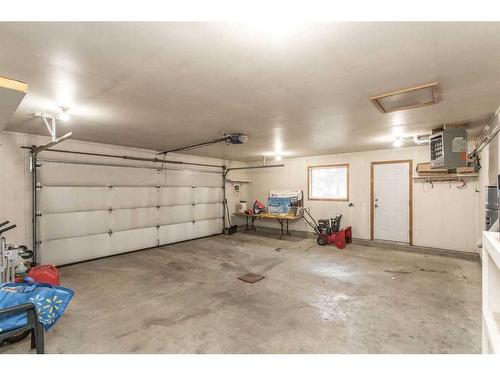 72 Hathaway Lane, Lacombe, AB - Indoor Photo Showing Garage