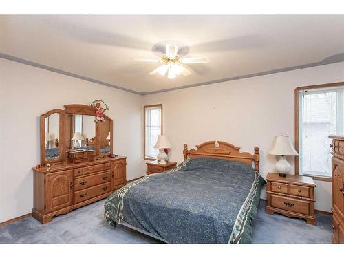 72 Hathaway Lane, Lacombe, AB - Indoor Photo Showing Bedroom