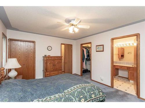 72 Hathaway Lane, Lacombe, AB - Indoor Photo Showing Bedroom