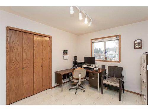 72 Hathaway Lane, Lacombe, AB - Indoor Photo Showing Office