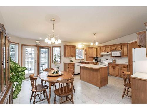 72 Hathaway Lane, Lacombe, AB - Indoor Photo Showing Dining Room