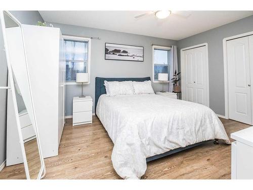 16 Duval Close, Red Deer, AB - Indoor Photo Showing Bedroom