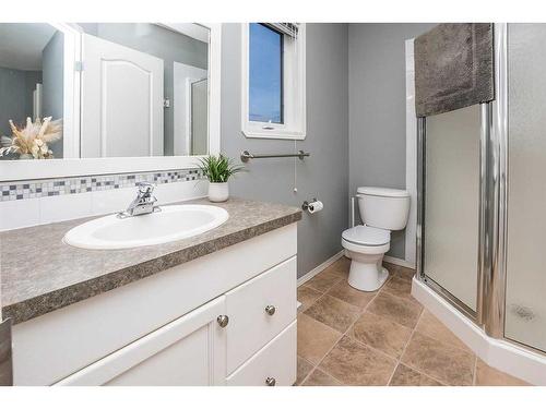 16 Duval Close, Red Deer, AB - Indoor Photo Showing Bathroom