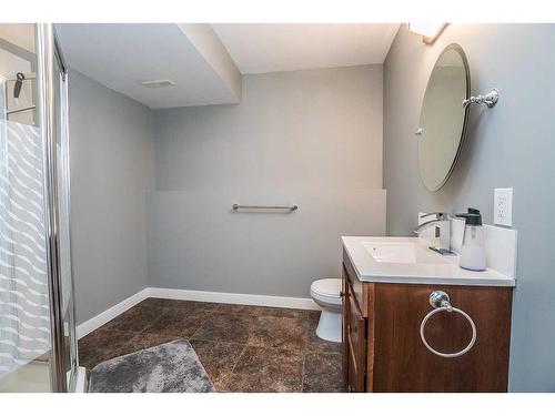 16 Duval Close, Red Deer, AB - Indoor Photo Showing Bathroom