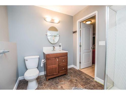 16 Duval Close, Red Deer, AB - Indoor Photo Showing Bathroom