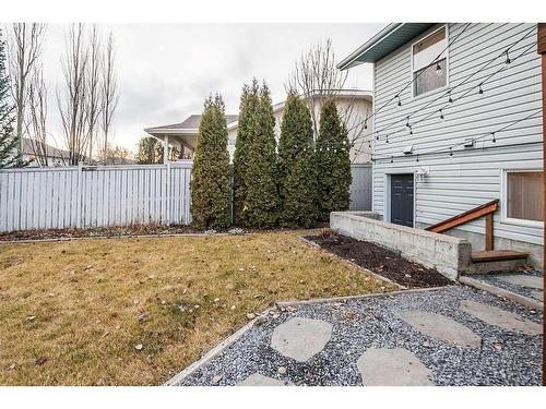 16 Duval Close, Red Deer, AB - Outdoor