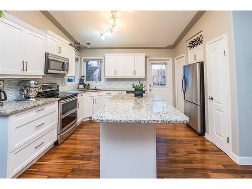 16 Duval Close, Red Deer, AB - Indoor Photo Showing Kitchen With Upgraded Kitchen