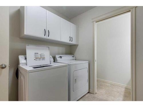 2-5511 54 Street, Ponoka, AB - Indoor Photo Showing Laundry Room