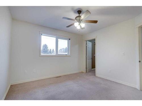 2-5511 54 Street, Ponoka, AB - Indoor Photo Showing Other Room