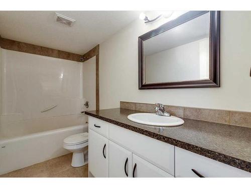 2-5511 54 Street, Ponoka, AB - Indoor Photo Showing Bathroom