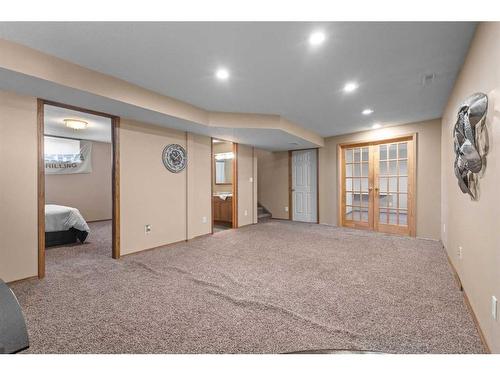 89 Lakeway Boulevard, Sylvan Lake, AB - Indoor Photo Showing Other Room