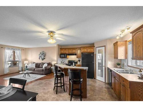 89 Lakeway Boulevard, Sylvan Lake, AB - Indoor Photo Showing Other Room