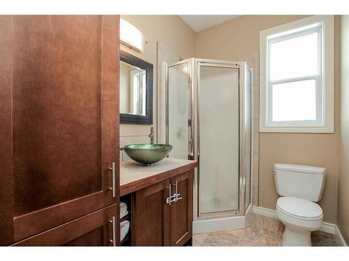 7123 Henner'S Road, Lacombe, AB - Indoor Photo Showing Bathroom