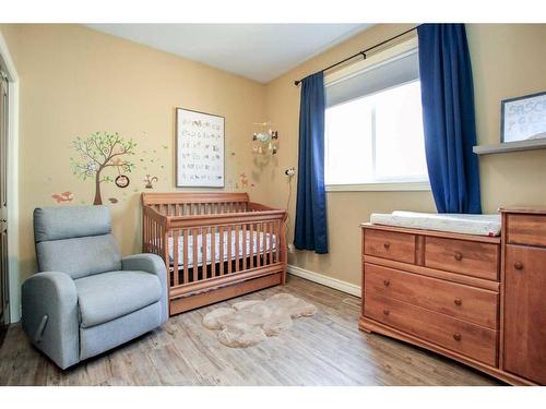 7123 Henner'S Road, Lacombe, AB - Indoor Photo Showing Bedroom