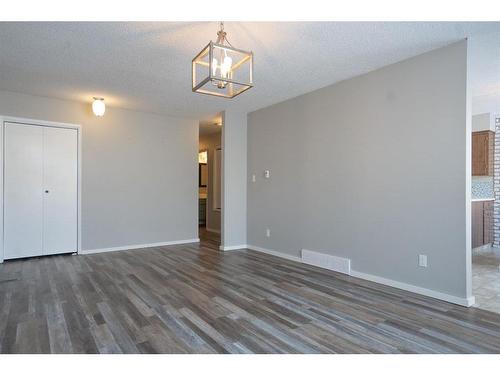 6103 50A, Stettler, AB - Indoor Photo Showing Other Room