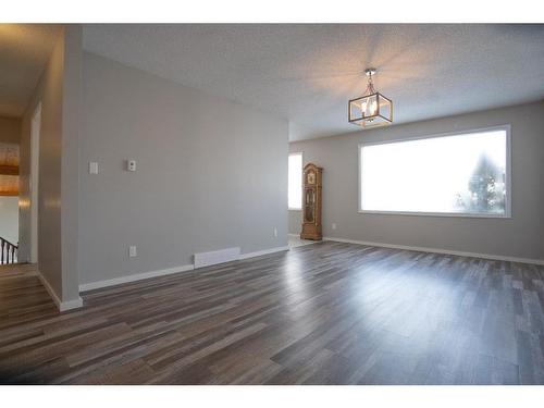 6103 50A, Stettler, AB - Indoor