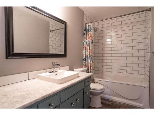 6103 50A, Stettler, AB - Indoor Photo Showing Bathroom