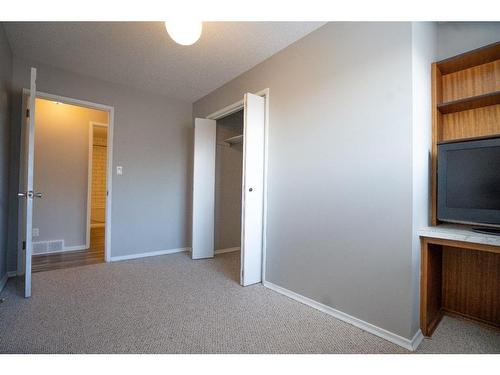 6103 50A, Stettler, AB - Indoor