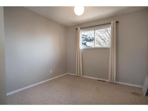 6103 50A, Stettler, AB - Indoor Photo Showing Other Room