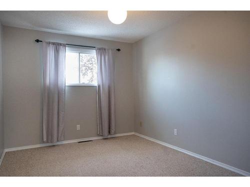 6103 50A, Stettler, AB - Indoor Photo Showing Other Room