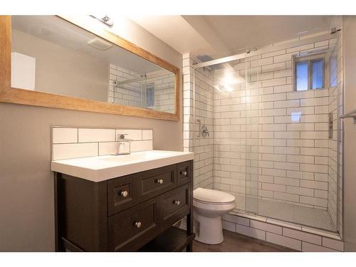 6103 50A, Stettler, AB - Indoor Photo Showing Bathroom