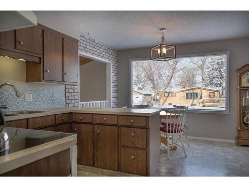 6103 50A, Stettler, AB - Indoor Photo Showing Kitchen