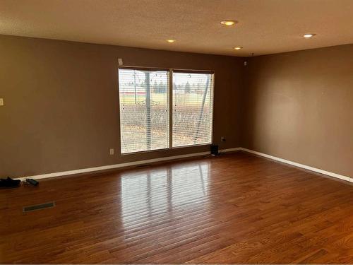 47 Mitchell Avenue, Red Deer, AB - Indoor Photo Showing Other Room