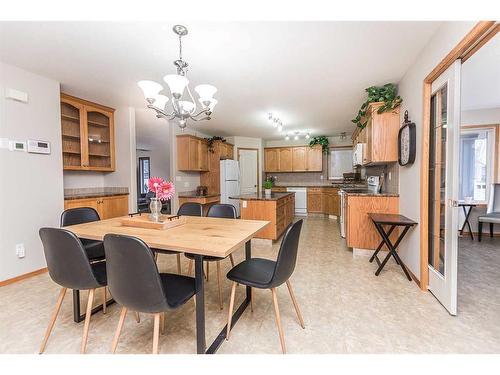 36 Burris Pointe, Lacombe, AB - Indoor Photo Showing Dining Room