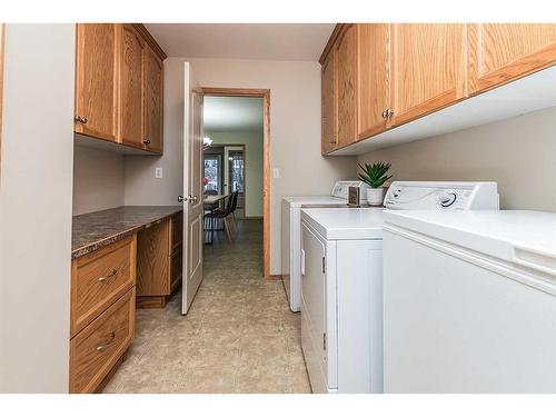 36 Burris Pointe, Lacombe, AB - Indoor Photo Showing Laundry Room