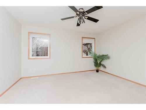 36 Burris Pointe, Lacombe, AB - Indoor Photo Showing Other Room