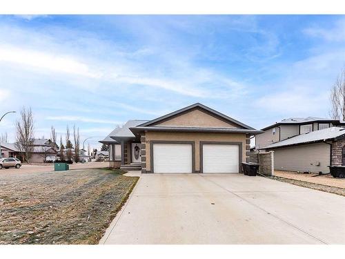 36 Burris Pointe, Lacombe, AB - Outdoor