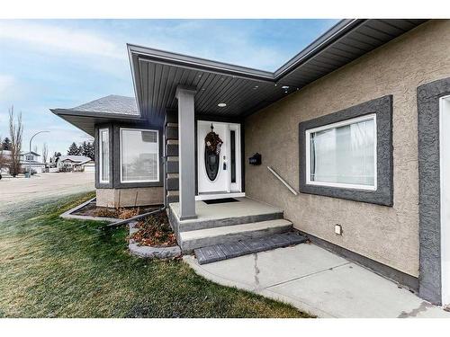 36 Burris Pointe, Lacombe, AB - Outdoor