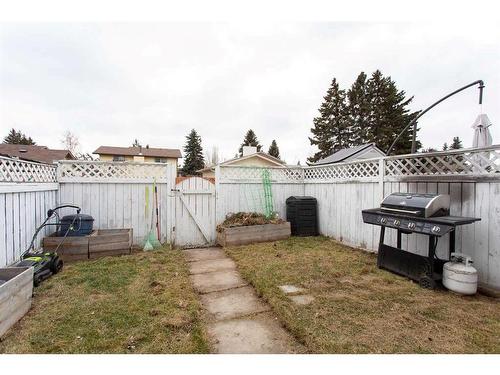 46 Mcblane Close, Red Deer, AB - Outdoor