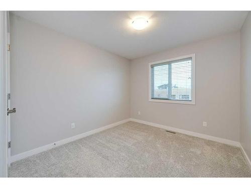 32 Ellington Crescent, Red Deer, AB - Indoor Photo Showing Other Room