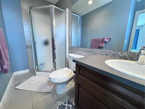 37 Drake Landing Ridge, Okotoks, AB - Indoor Photo Showing Bathroom