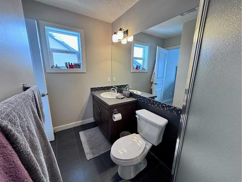 37 Drake Landing Ridge, Okotoks, AB - Indoor Photo Showing Bathroom