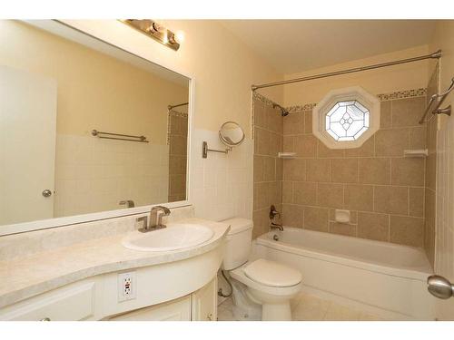 3537 Spruce Drive, Red Deer, AB - Indoor Photo Showing Bathroom