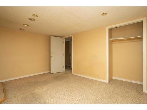 3537 Spruce Drive, Red Deer, AB - Indoor Photo Showing Other Room