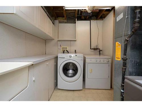 3537 Spruce Drive, Red Deer, AB - Indoor Photo Showing Laundry Room