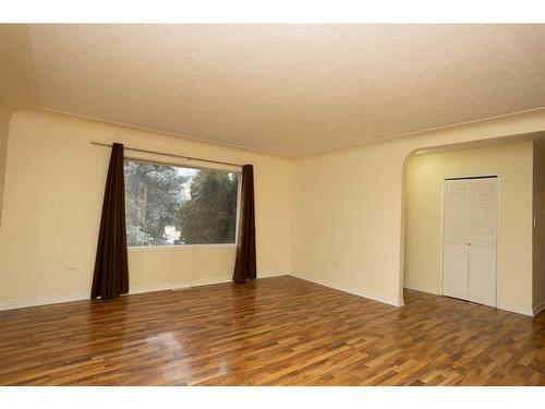 3537 Spruce Drive, Red Deer, AB - Indoor Photo Showing Other Room