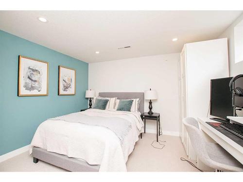 113 Selkirk Boulevard, Red Deer, AB - Indoor Photo Showing Bedroom