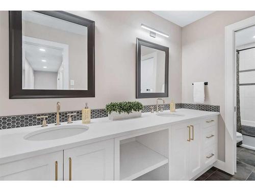 57 Larratt Close, Red Deer, AB - Indoor Photo Showing Bathroom